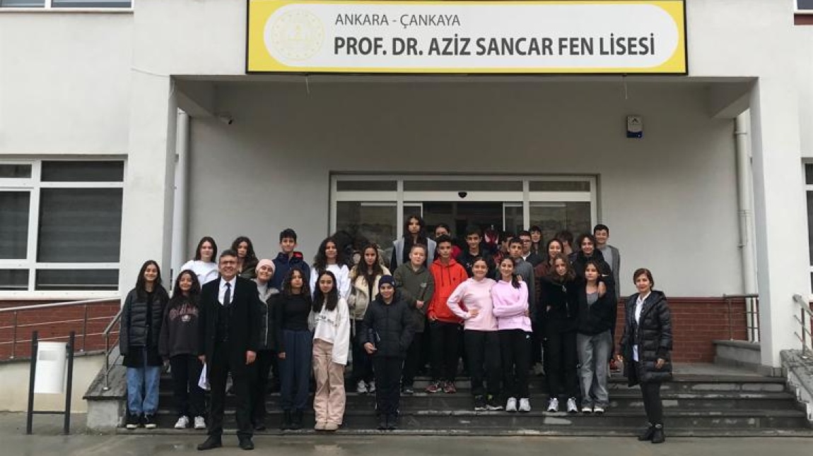 8. Sınıf Öğrencilerimiz Prof. Dr. Aziz Sancar Fen Lisesi ve Aziz Sancar Bilim Sanat Merkezi'ni Ziyaret Ettiler